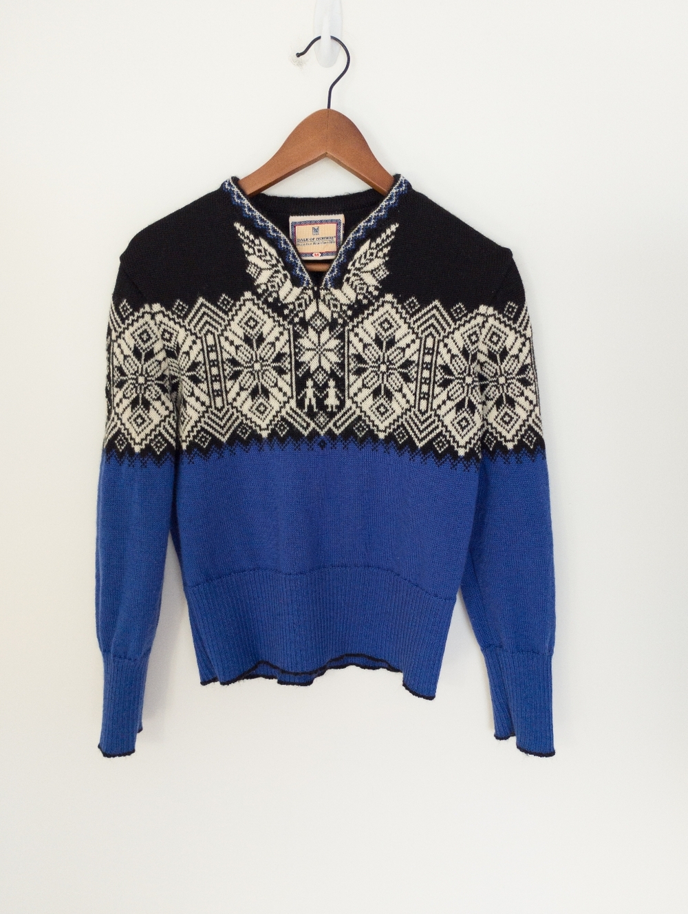 Dale of Norway Nordic Knit V Neck Sweater Size Medium